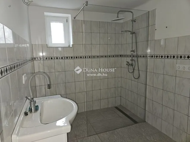 Eladó ház Véménd 150 nm