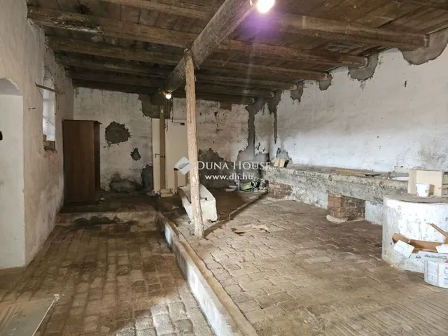 Eladó ház Véménd 150 nm