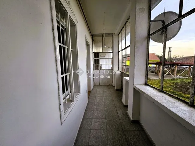 Eladó ház Véménd 150 nm