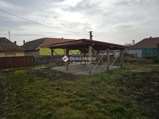 Eladó ház Véménd 150 nm