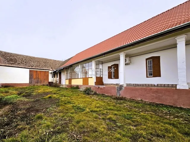 Eladó ház Véménd 150 nm