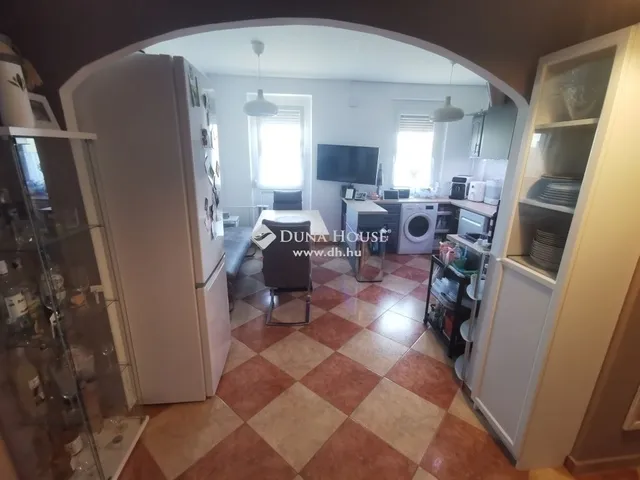 Eladó lakás Pécs, Kertváros 57 nm