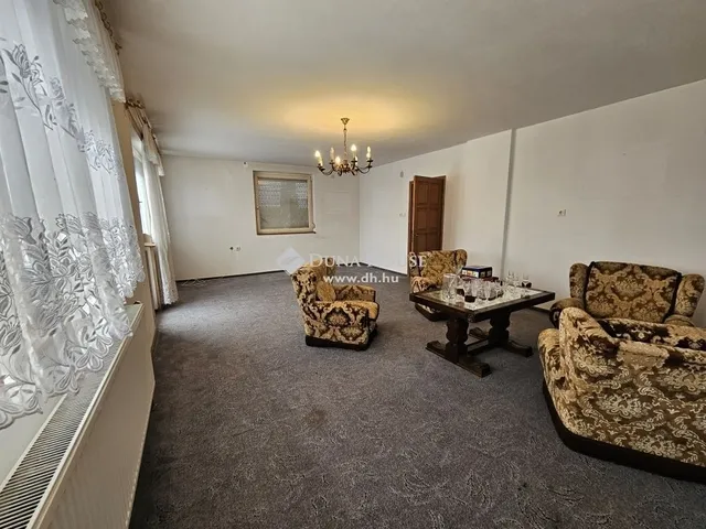 Eladó ház Véménd 160 nm