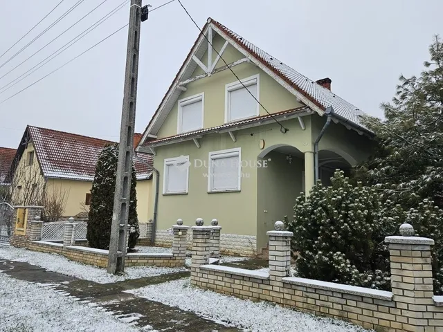 Eladó ház Véménd 160 nm