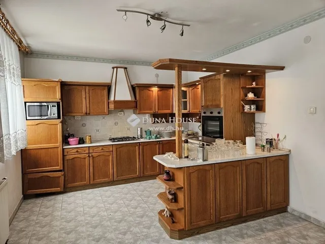 Eladó ház Véménd 160 nm