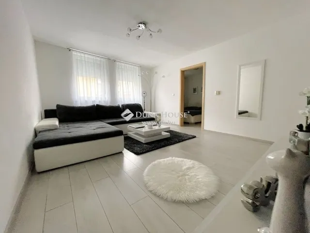 Eladó lakás Pécs, Mecsekoldal 59 nm