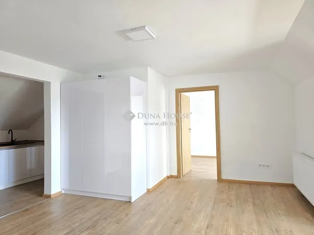 Eladó lakás Pécs, Rigóder 70 nm
