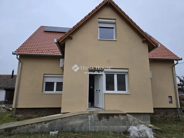 Eladó ház Aranyosgadány 192 nm