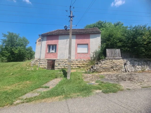 Eladó ház Husztót 80 nm