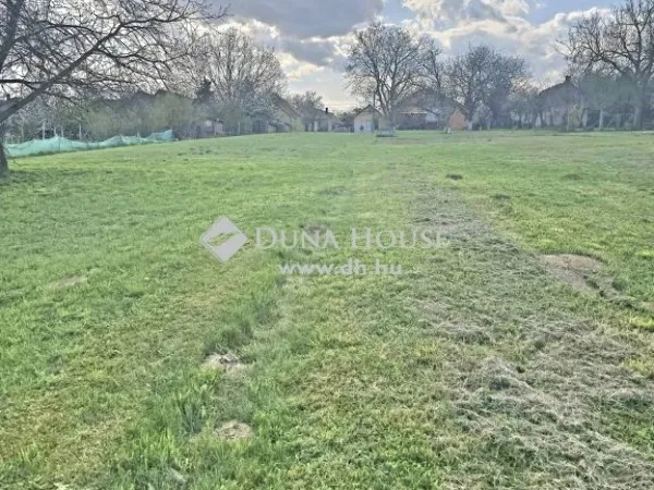 Eladó telek Pécsudvard 3362 nm