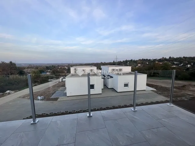 Eladó lakás Pécs, Postavölgy 77 nm