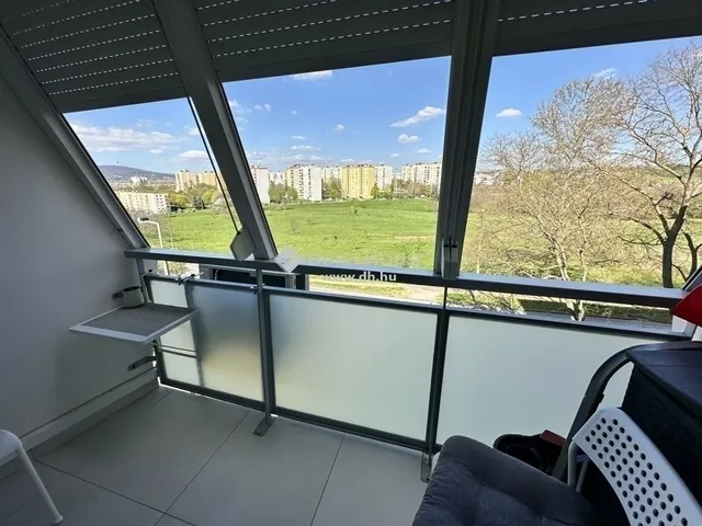 Eladó lakás Pécs, Kertváros 67 nm