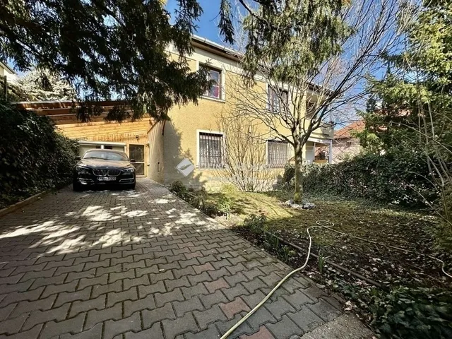 Eladó lakás Pécs, Mecsekoldal 95 nm