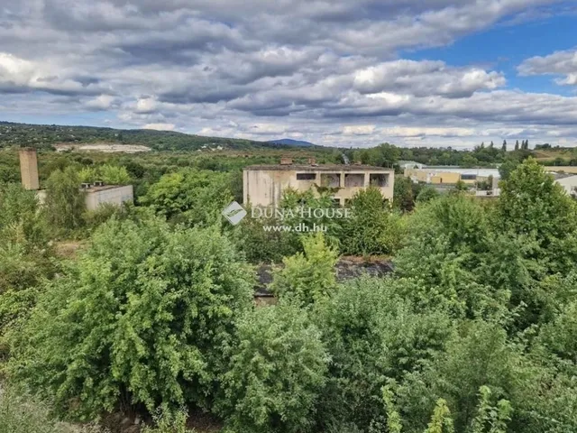 Eladó kereskedelmi és ipari ingatlan Pécs, Budai külváros 445989 nm