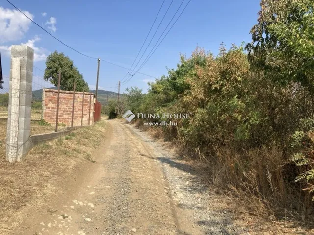 Eladó telek Pécs 3970 nm
