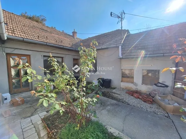 Eladó ház Pécs, Mecsekoldal 228 nm
