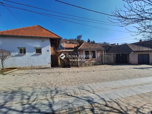 Eladó ház Pécs, Mecsekoldal 228 nm