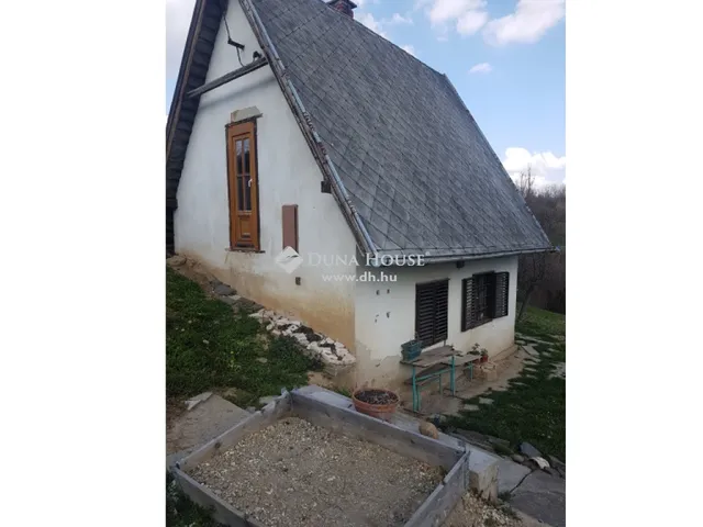 Eladó ház Pécs, Vasas 28 nm