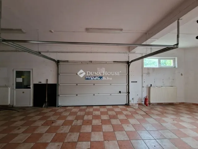 Eladó ház Pécs, Kertváros 740 nm