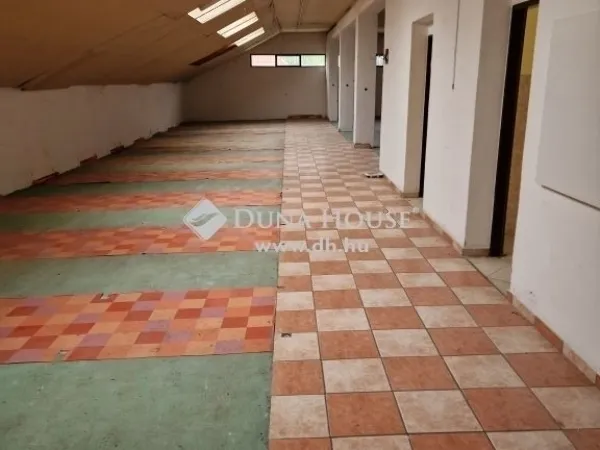 Eladó ház Pécs, Kertváros 740 nm