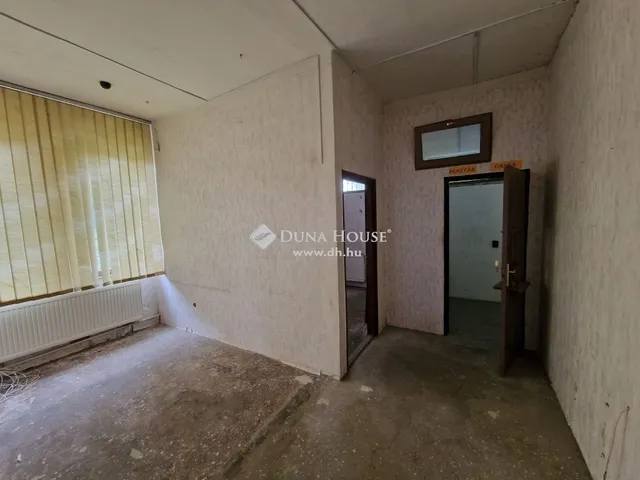Eladó ház Pécs, Kertváros 740 nm