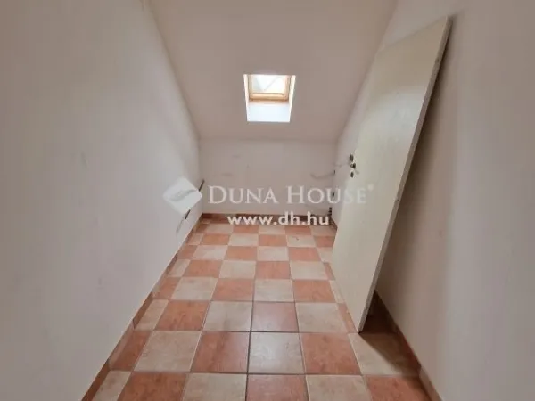 Eladó ház Pécs, Kertváros 740 nm