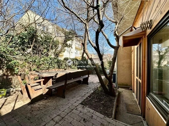 Eladó lakás Pécs, Mecsekoldal 95 nm