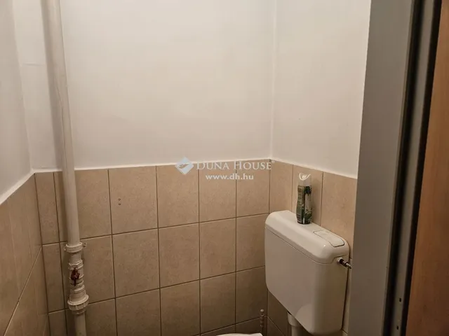 Eladó kereskedelmi és ipari ingatlan Pécs, Belváros 24 nm