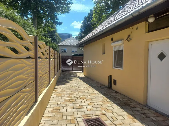Eladó ház Pécs, Kertváros 180 nm