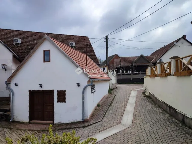 Eladó kereskedelmi és ipari ingatlan Villány 40 nm