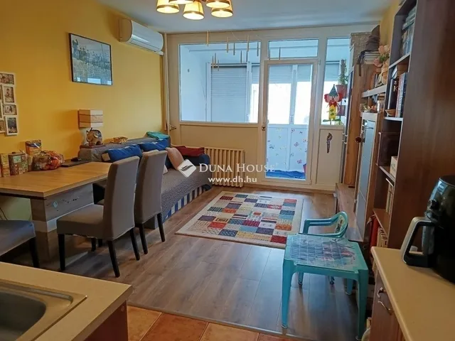 Eladó lakás Pécs, Kertváros 59 nm