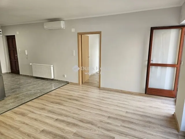 Eladó lakás Pécs, Egyetemváros 75 nm