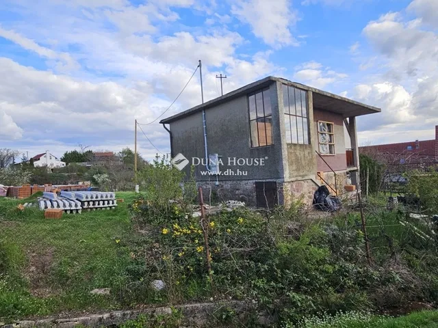 Eladó telek Pécs, Szentmiklós 2070 nm
