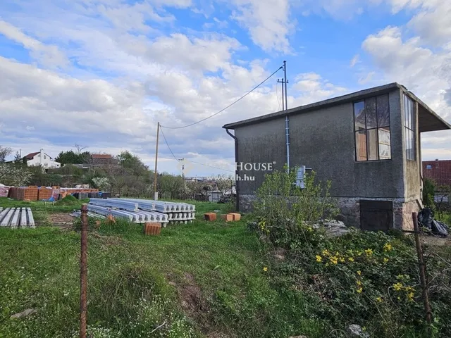 Eladó telek Pécs, Szentmiklós 2070 nm