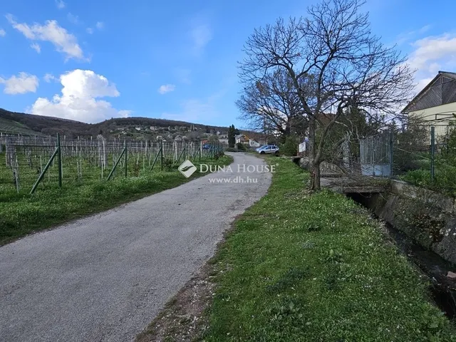 Eladó telek Pécs, Szentmiklós 2070 nm