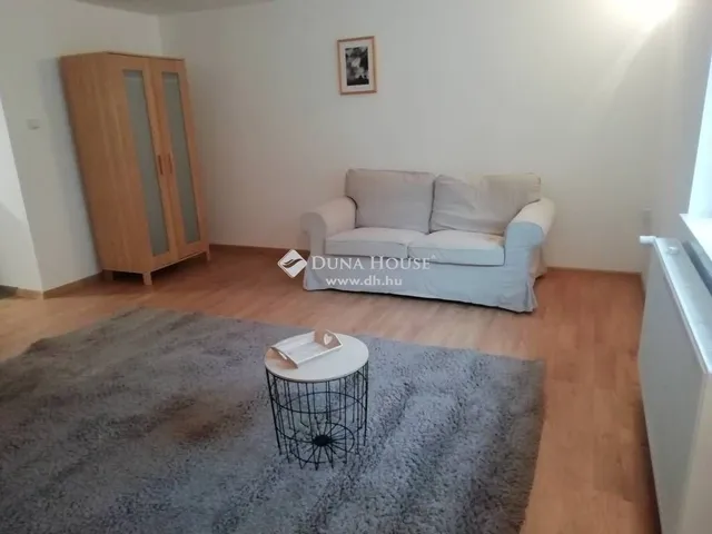 Eladó lakás Pécs, Belváros 65 nm