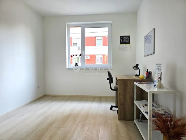 Kiadó lakás Pécs, Egyetemváros 66 nm