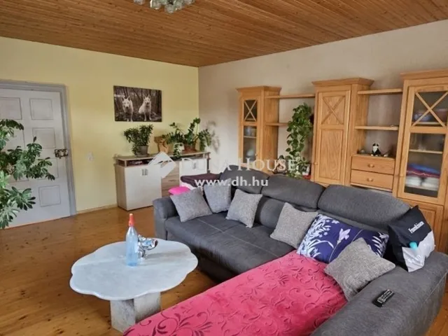Eladó ház Geresdlak 106 nm