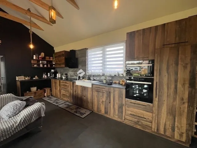 Eladó ház Pécs, Újhegy 142 nm