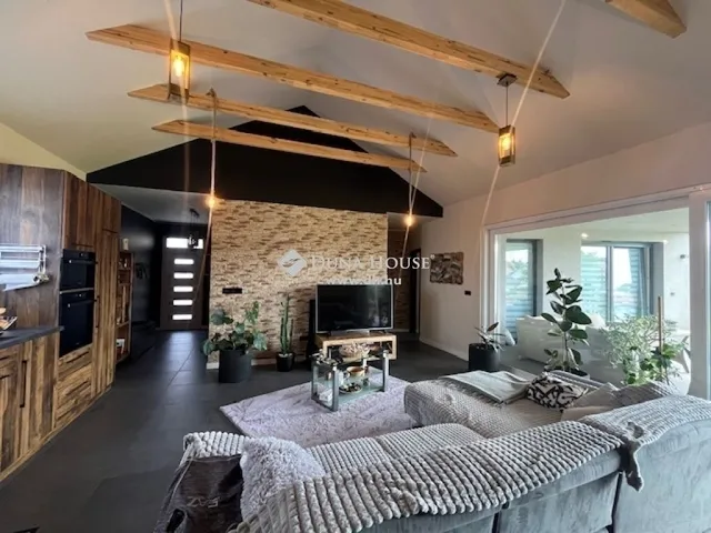 Eladó ház Pécs, Újhegy 142 nm