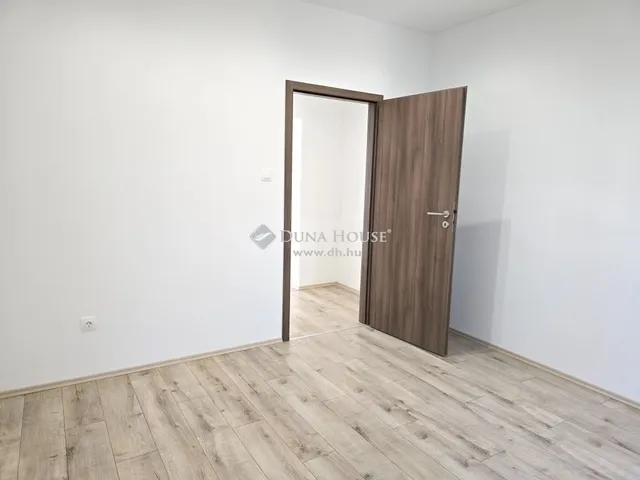 Eladó lakás Pécs, Uránváros 61 nm