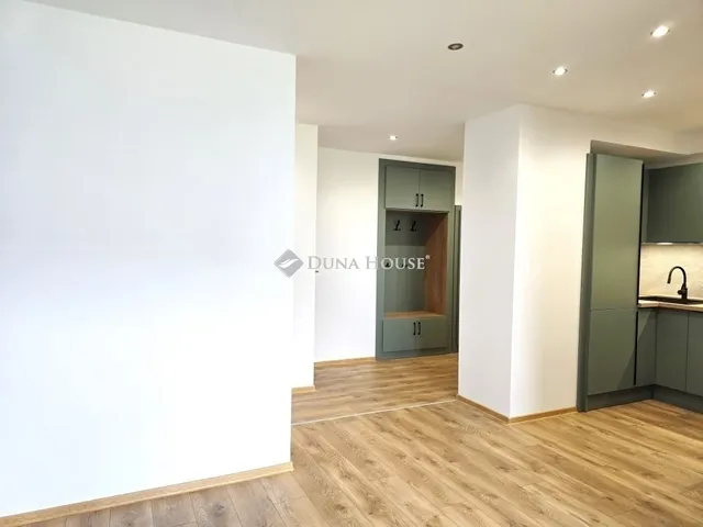 Eladó lakás Pécs, Uránváros 61 nm