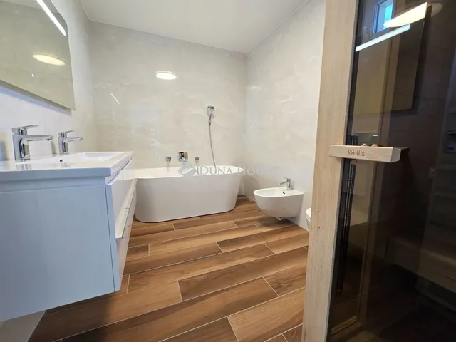 Eladó lakás Pécs, Mecsekoldal 106 nm