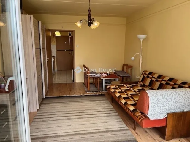 Eladó lakás Pécs, Kertváros 29 nm