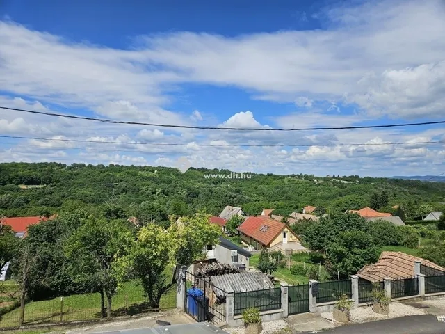 Eladó ház Kökény 90 nm
