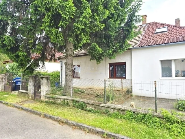 Eladó ház Pécs, Kertváros 53 nm