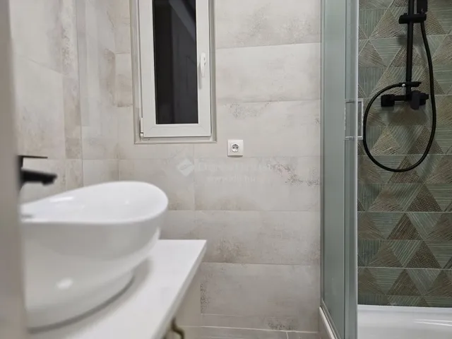 Eladó lakás Pécs 69 nm