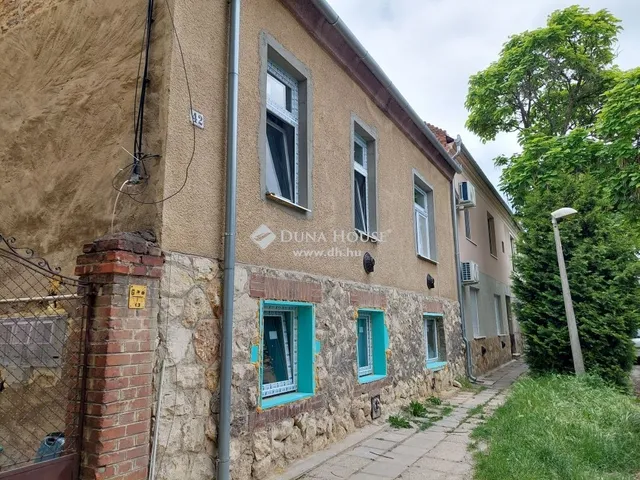 Eladó ház Pécs, Ispitaalja 97 nm
