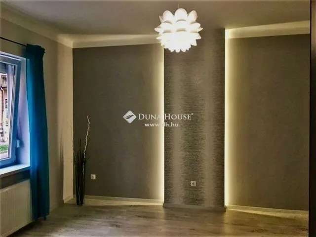 Eladó lakás Pécs, Egyetemváros 89 nm