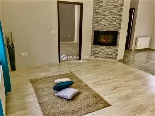 Eladó lakás Pécs, Egyetemváros 89 nm